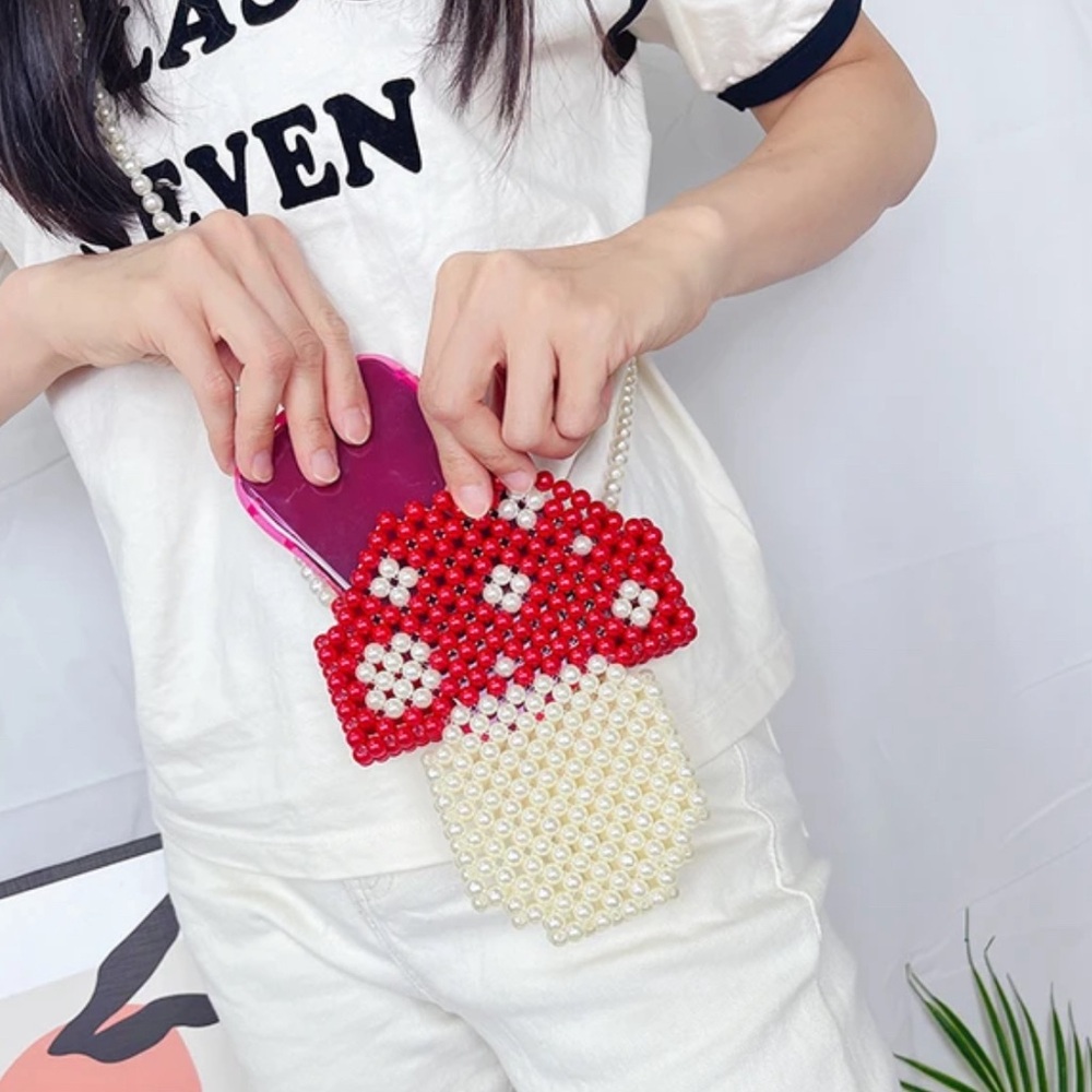 NWT ♥️🍄♥️ beaded faux pearl mushroom bag